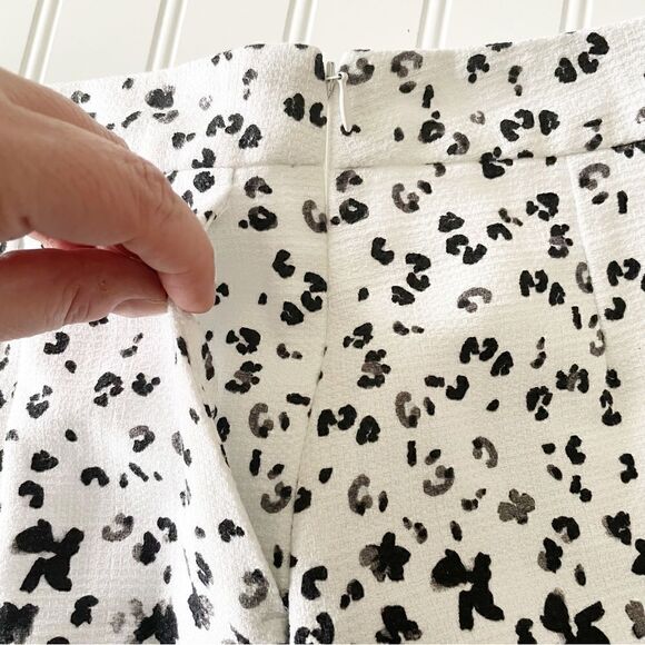 Banana Republic Floral Mini Skirt - Size 6P - Picture 3 of 5